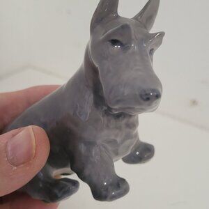 Royal Copenhagen Scottish Terrier Grey with stink eye #3162 y Theodore Madsen